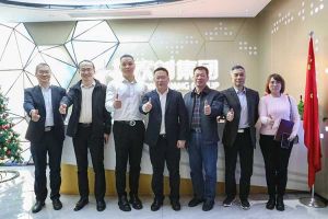 广州市与番禺区人力资源和社会保障局领导莅临球友会（中国）集团调研指导